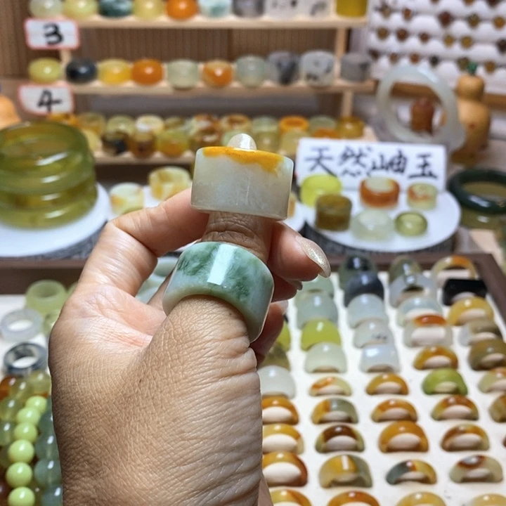 南***。未镶嵌岫玉戒指岫玉精品指环内径 18.1