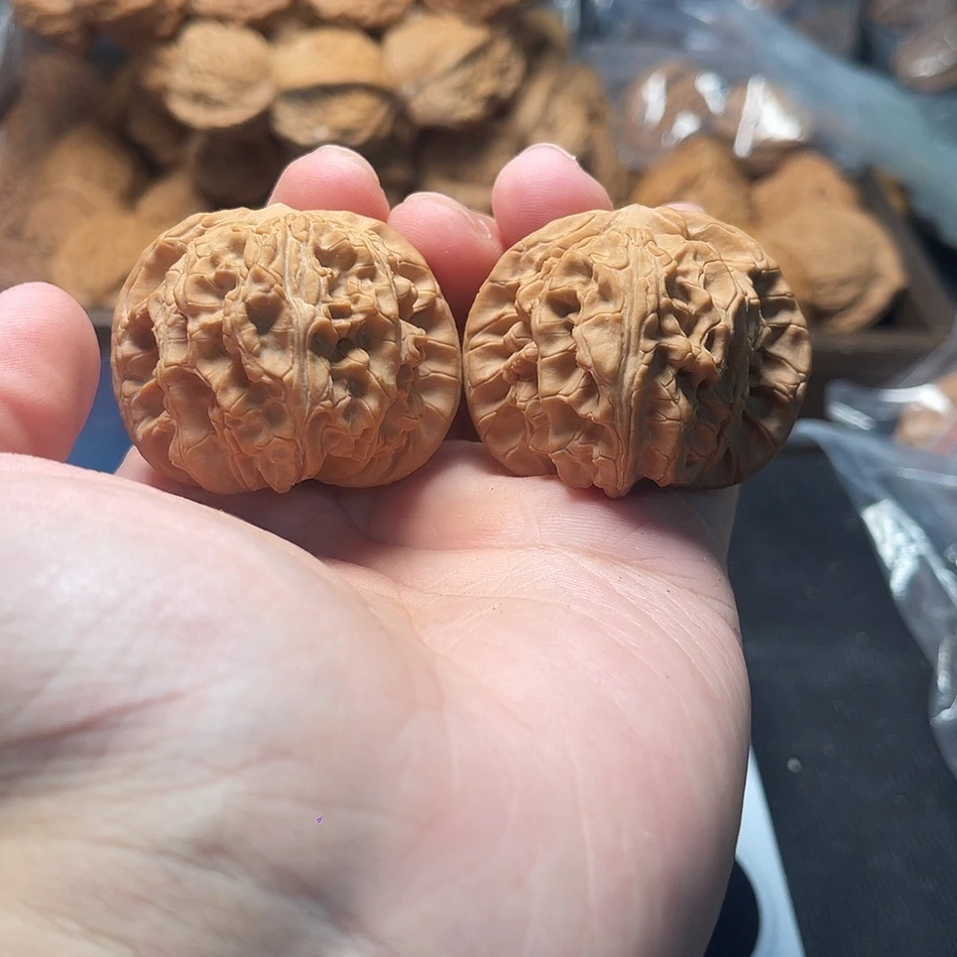 1文玩核桃悬空43-285
