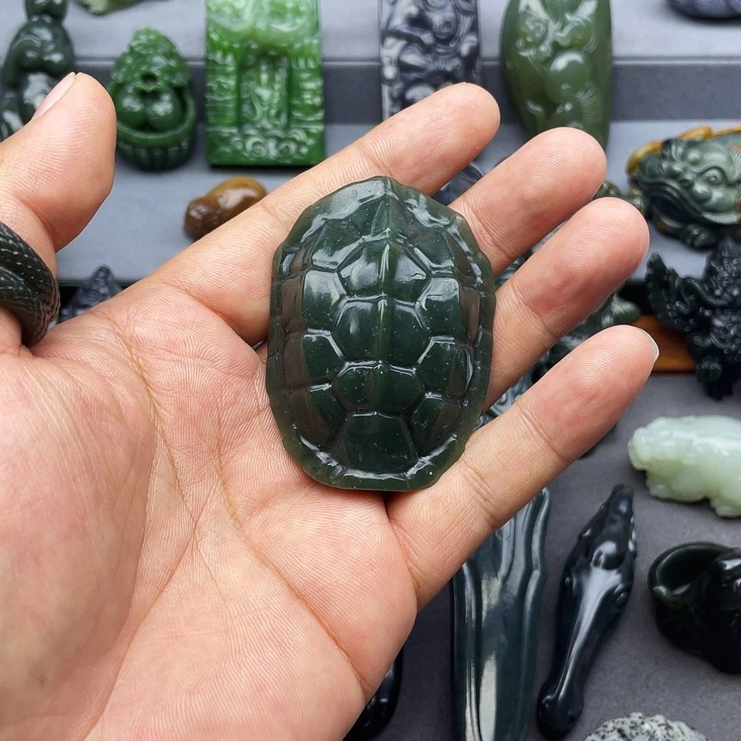 槿***炎颈饰未镶嵌和田玉