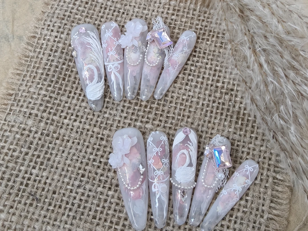 “少女心事”（星月纯手工穿戴甲）