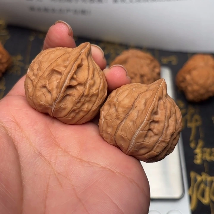 哎****龟甲纹文玩核桃的