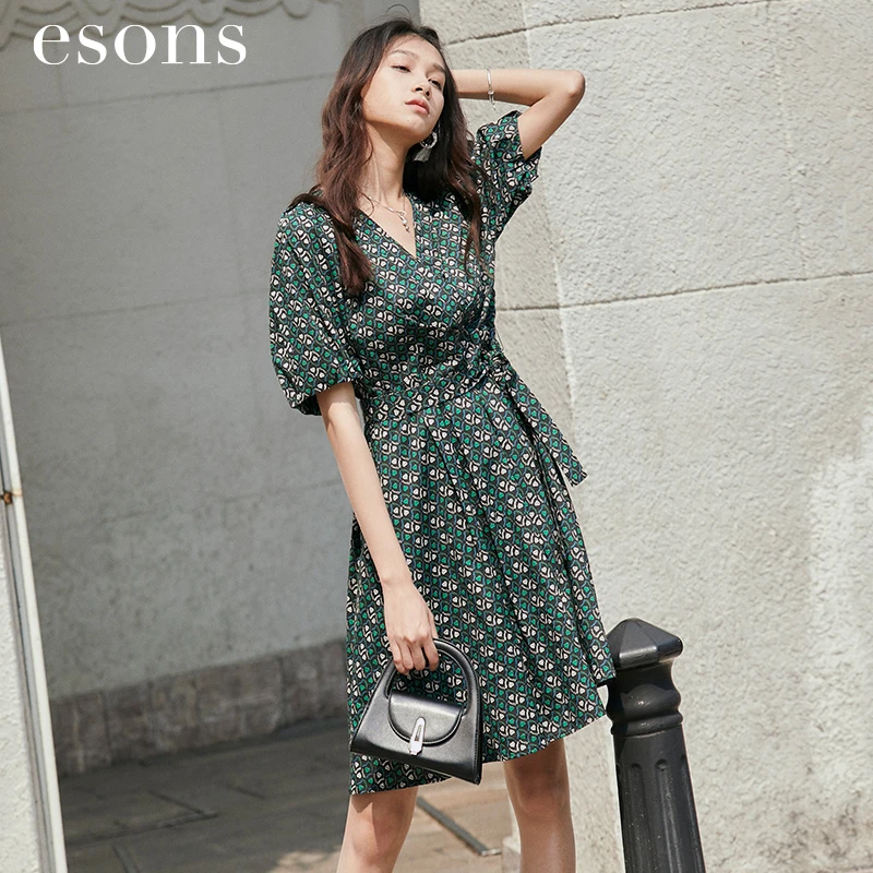 esons/爱城市【商场同款】纯棉V领系带收腰短袖印花连衣裙34532880