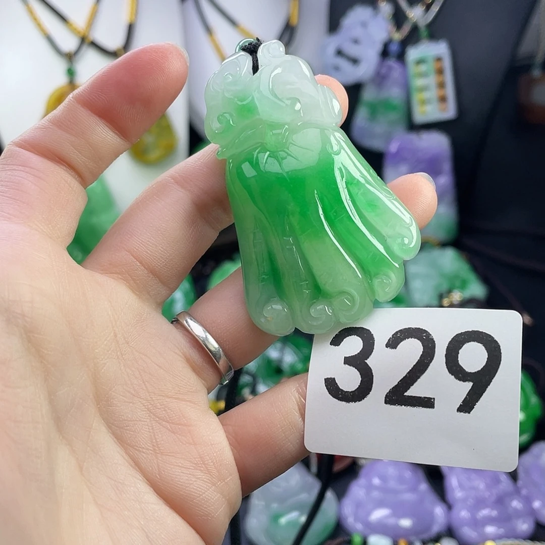 翡翠未镶嵌吊坠(赠链)