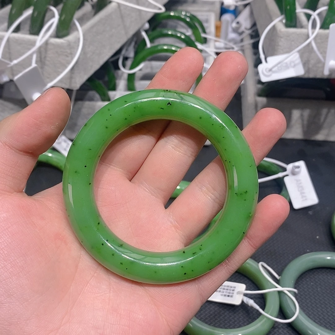 和田玉（碧玉）未镶嵌手镯