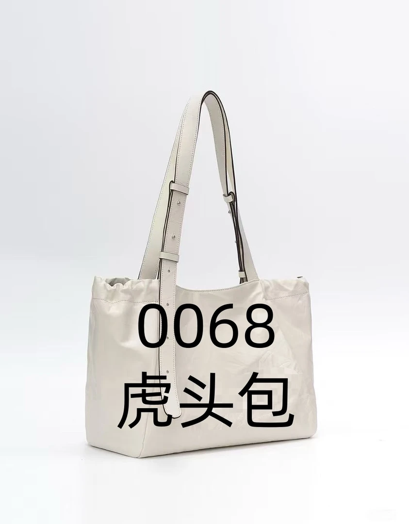 0068单肩斜挎虎头胸包25*5*17