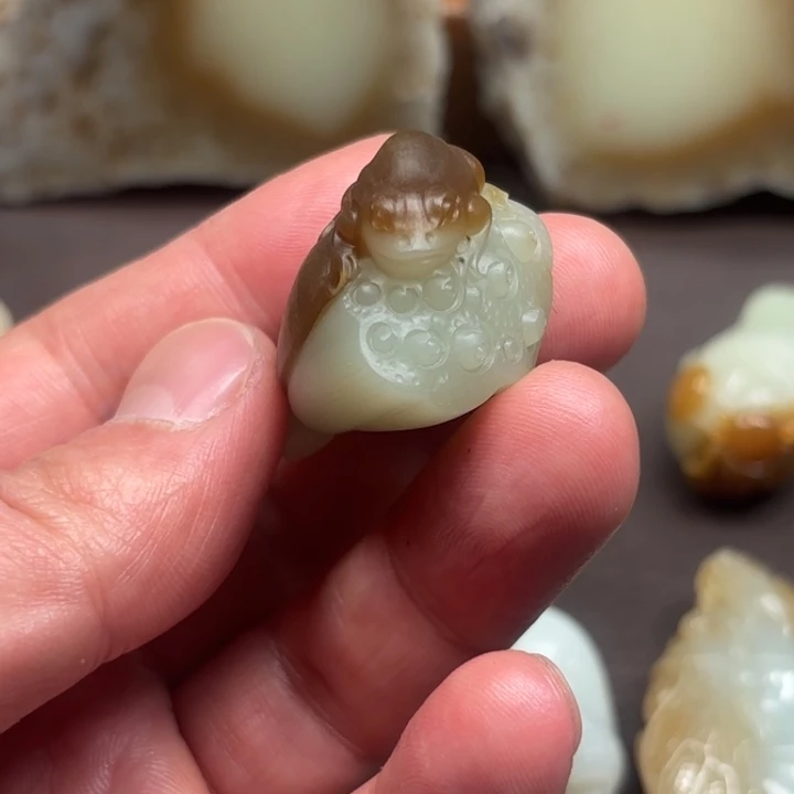 和田玉未镶嵌颈饰29.3克