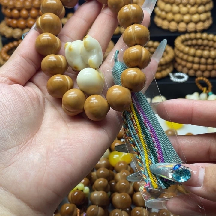 洁***白吊坠猴头核桃微瑕17柯基屁桃加爱心小熊流苏