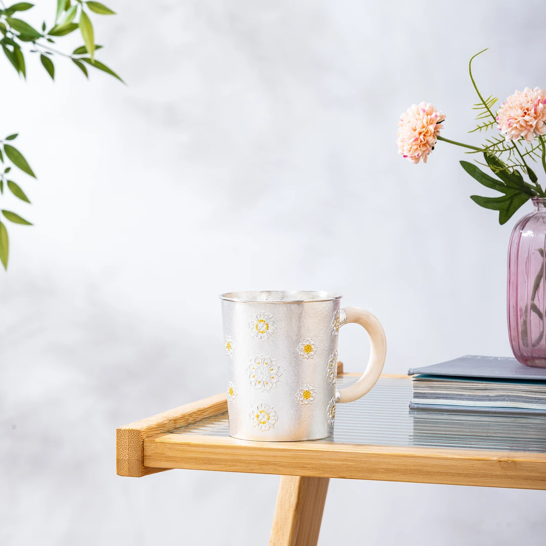 蜂鸟工坊 素小姐 牙把錾刻宝相花嵌金马克杯  SXJA3033