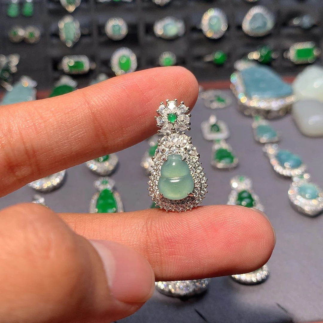 翡翠未镶嵌吊坠(不含链)