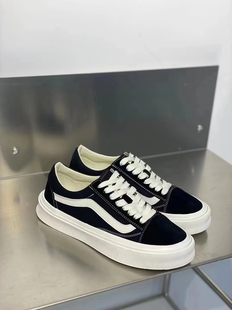 男款时尚休闲板鞋百搭款