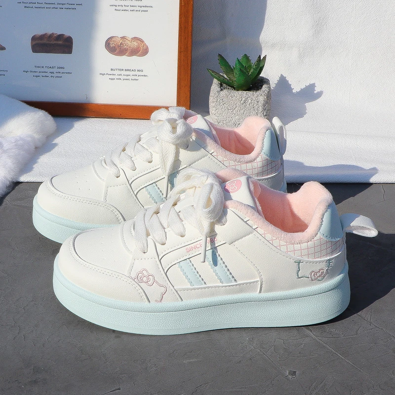 2025冬季新款加绒小白鞋女保暖百搭休闲板鞋ins潮KT猫二棉面包鞋
