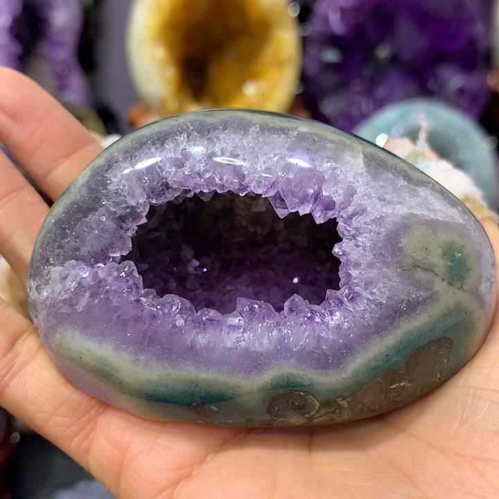 未镶嵌水晶大型摆件（非配饰）