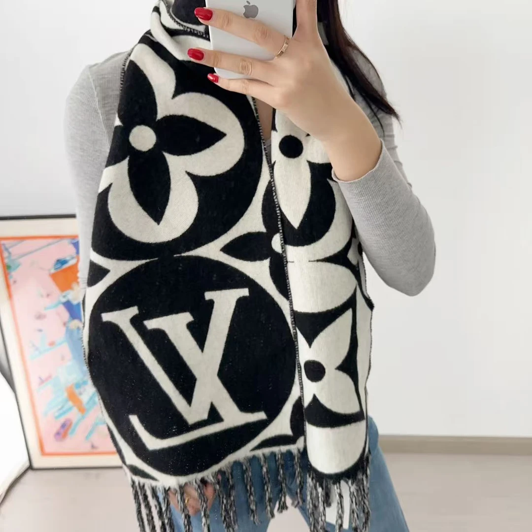 95新 LouisVuitton/路易威登 围巾209/30黑白双面/251222ZXDFY01