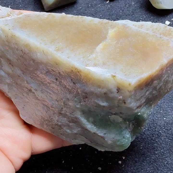 和田玉（糖玉）未镶嵌珠宝半成品