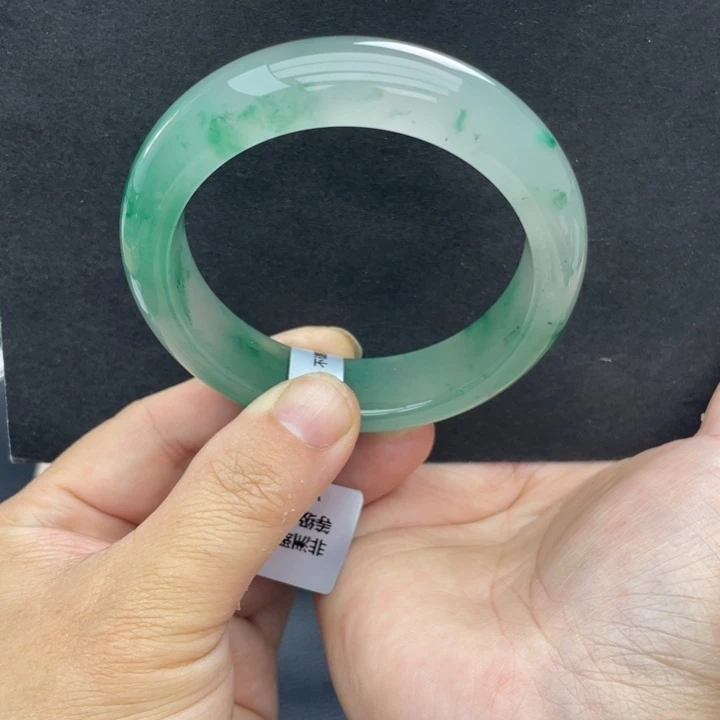 石英质玉未镶嵌手镯57.7