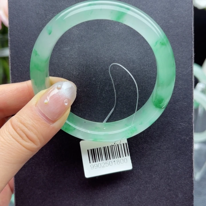 燕***子石英质玉手镯未镶嵌