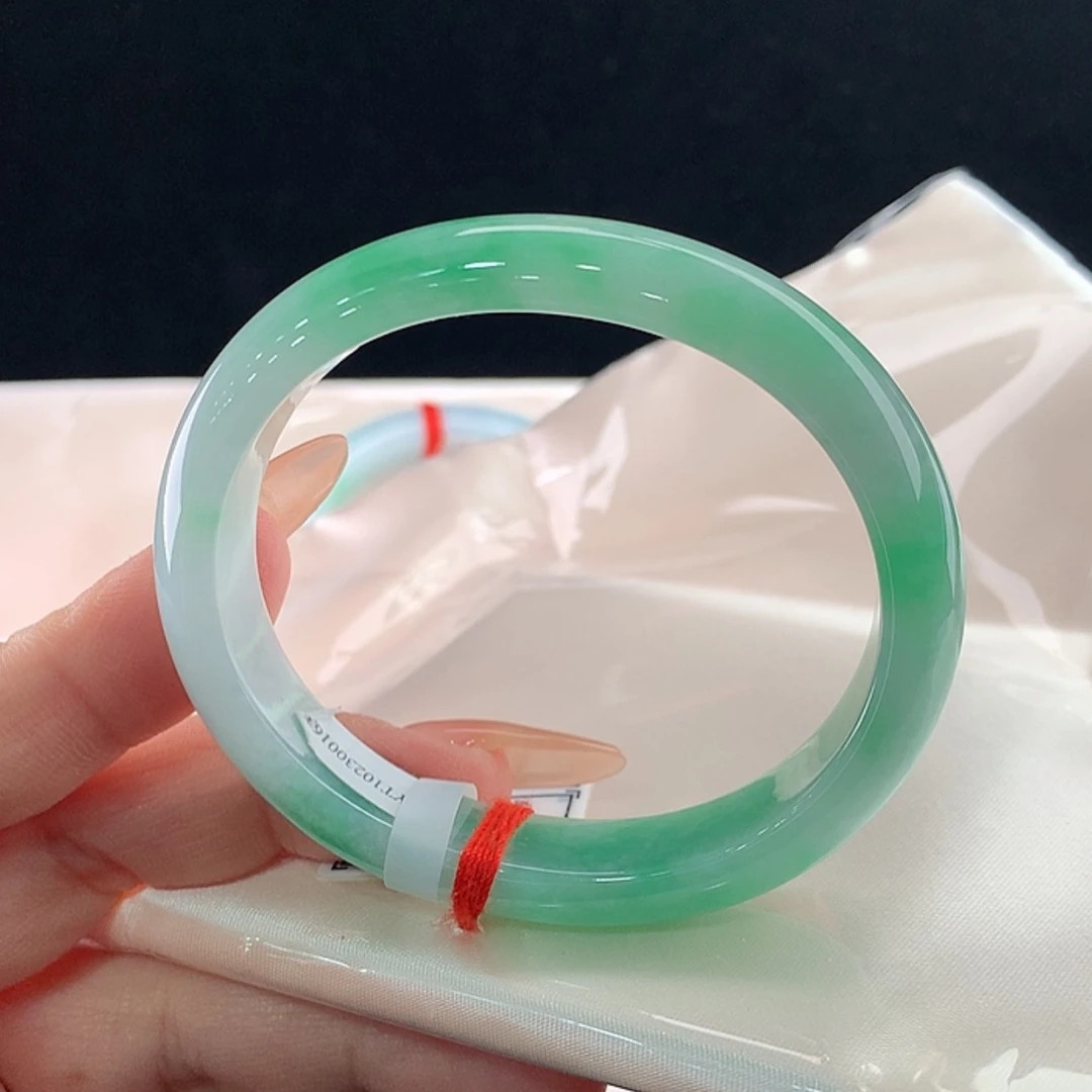 【闪购商品】未镶嵌手镯翡翠贵56