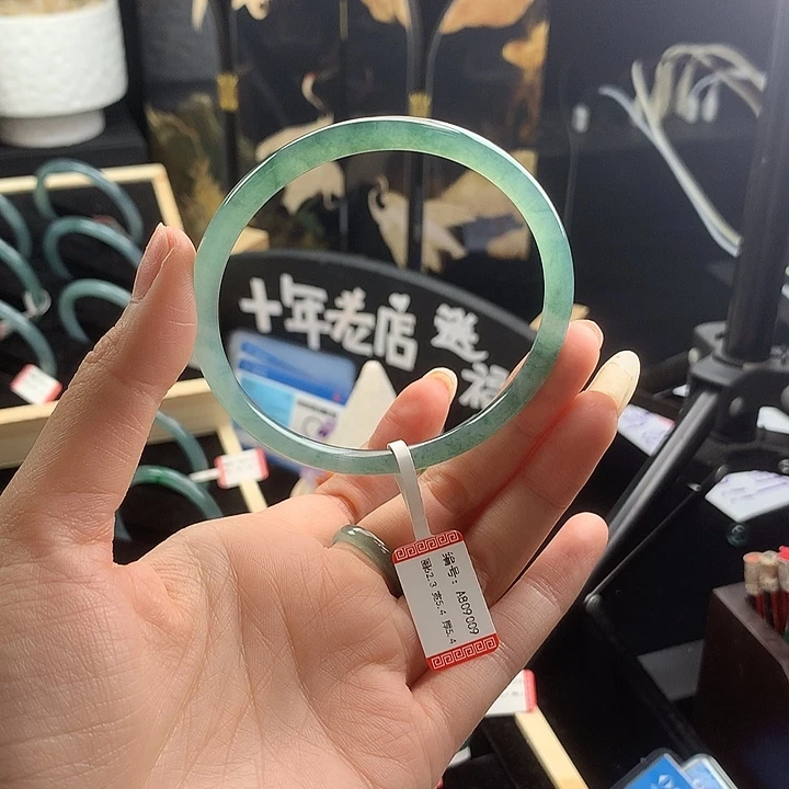 翡翠手镯未镶嵌哗*哗499