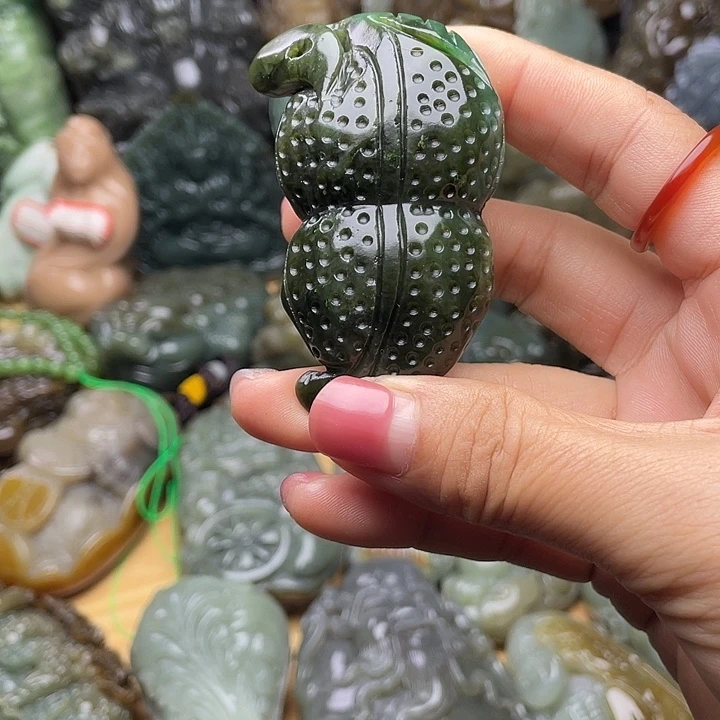 未镶嵌和田玉挂件