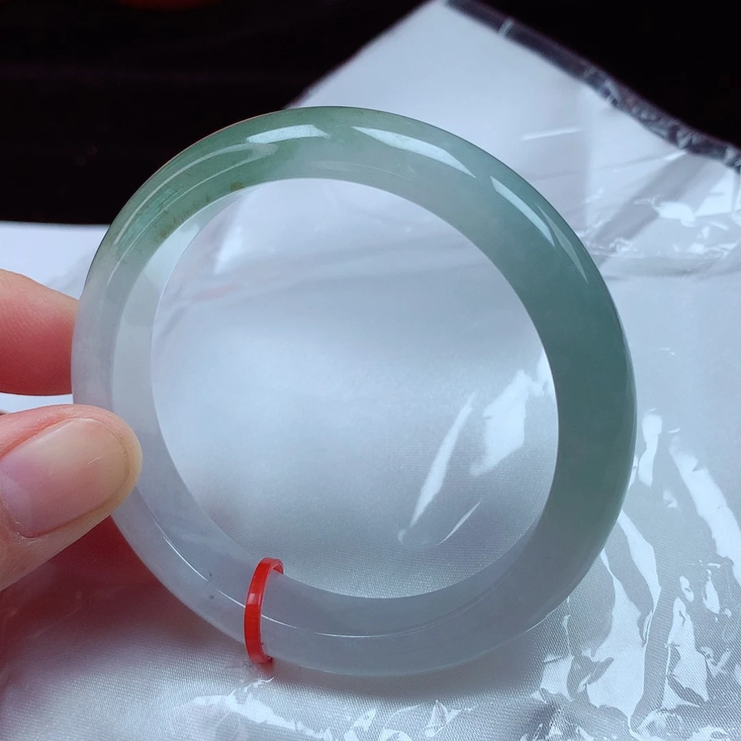 翡翠手镯未镶嵌55圈
