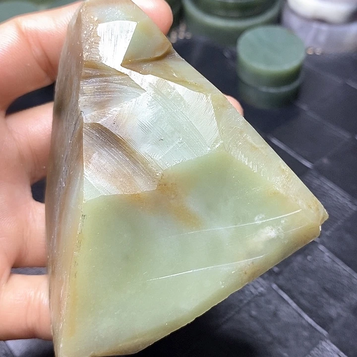 和田玉毛料未镶嵌