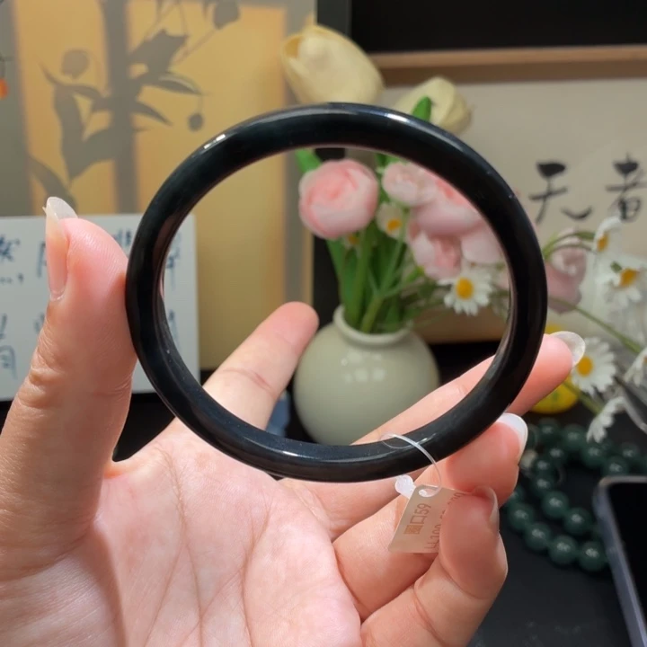 翡翠未镶嵌手镯黑钢乌鸡