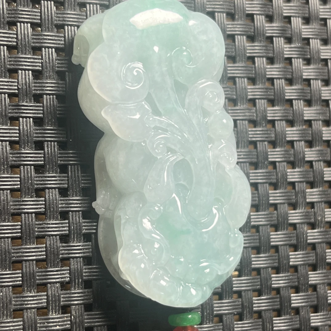 天然缅甸翡翠飘绿貔貅