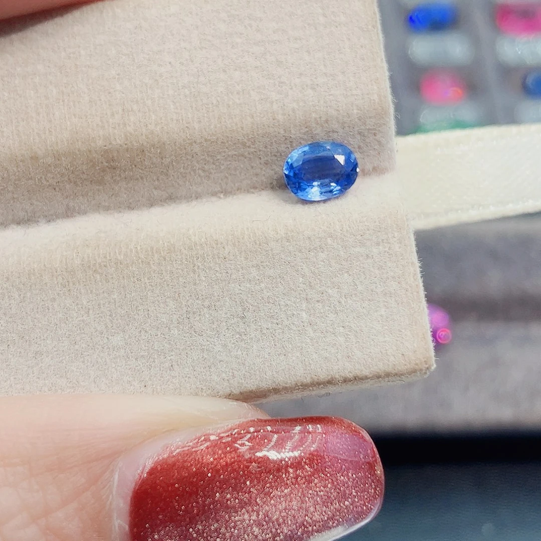 蓝宝石裸石0.62克拉