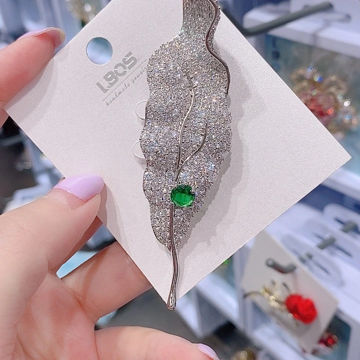 锆石铜合金叶子胸针