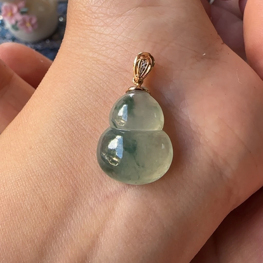 颈饰18K金镶嵌翡翠葫芦