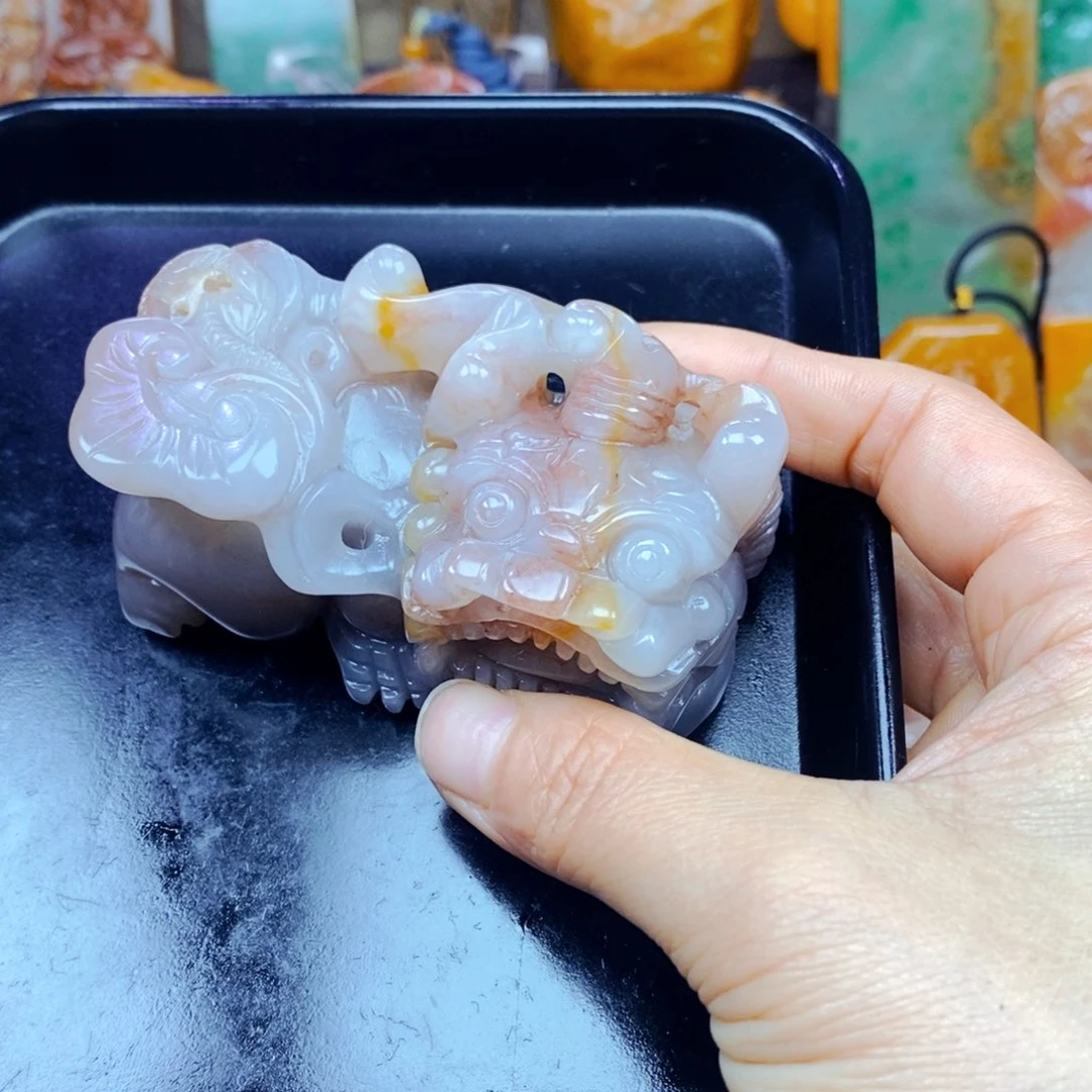 石英质玉（黄龙玉）未镶嵌颈饰