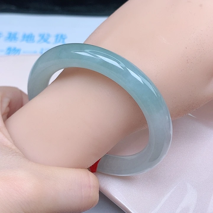 翡翠手镯（圆镯）未镶嵌天然