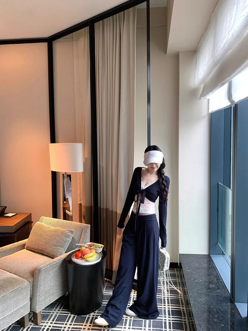 纯欲风小众设计绑带罩衫气质显瘦蕾丝内搭慵懒休闲百搭长裤三件套