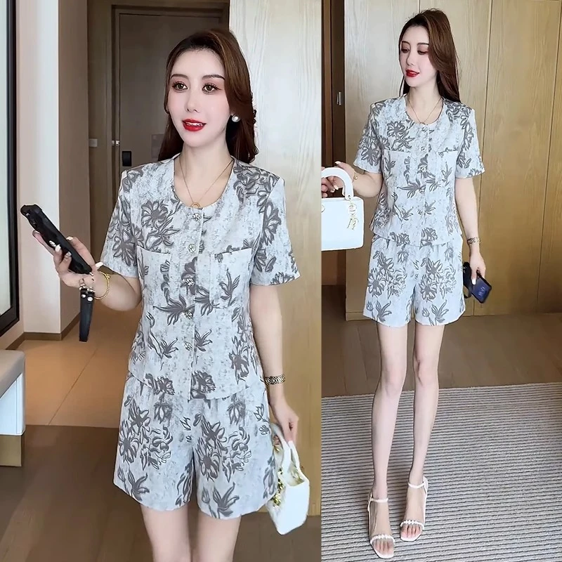 时尚套装女2025夏季新款高级感洋气显瘦印花短袖短裤小个子两件套