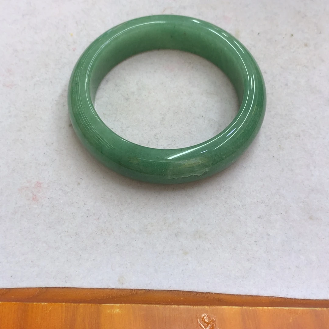 未镶嵌手镯石英质玉