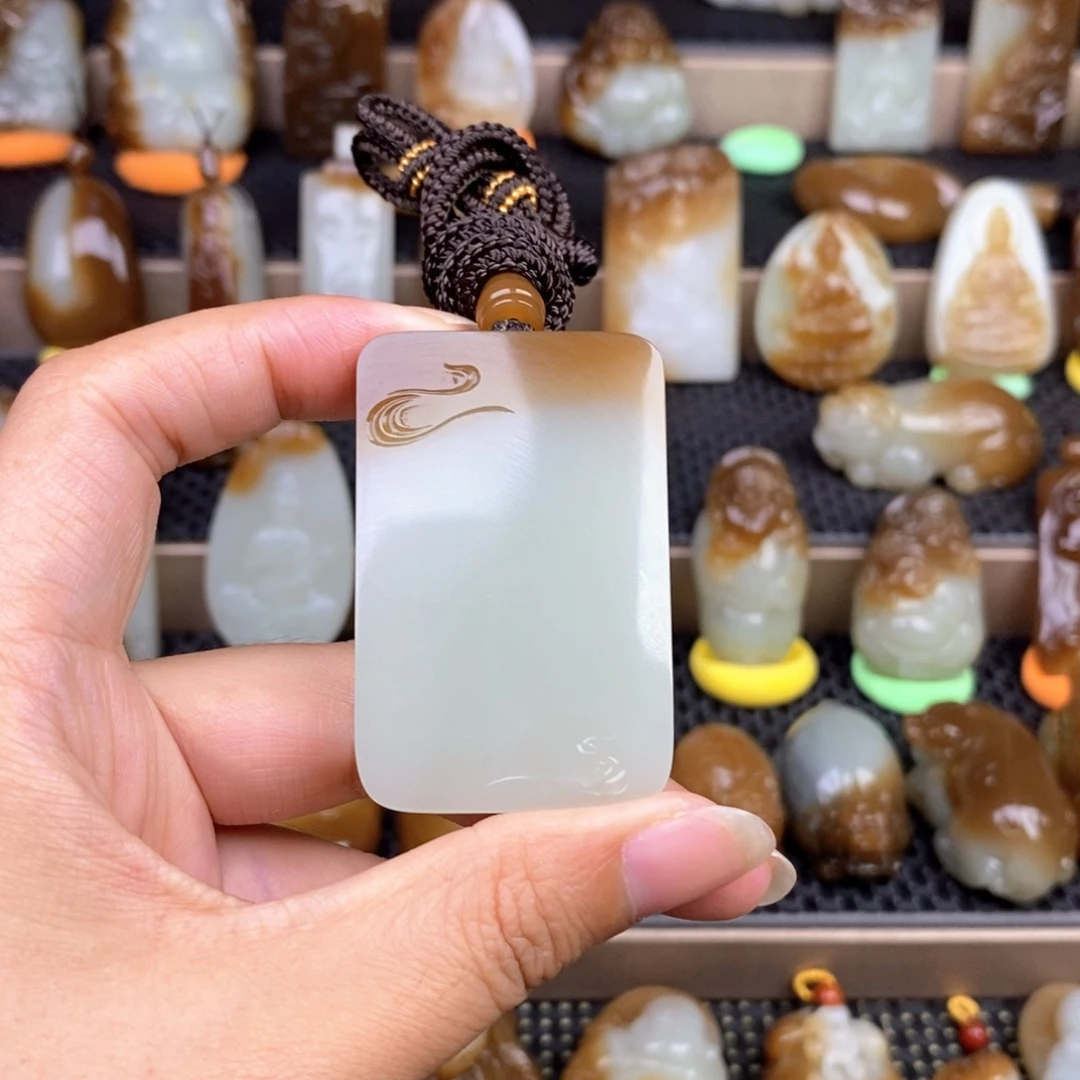 @***心和田玉未镶嵌颈饰