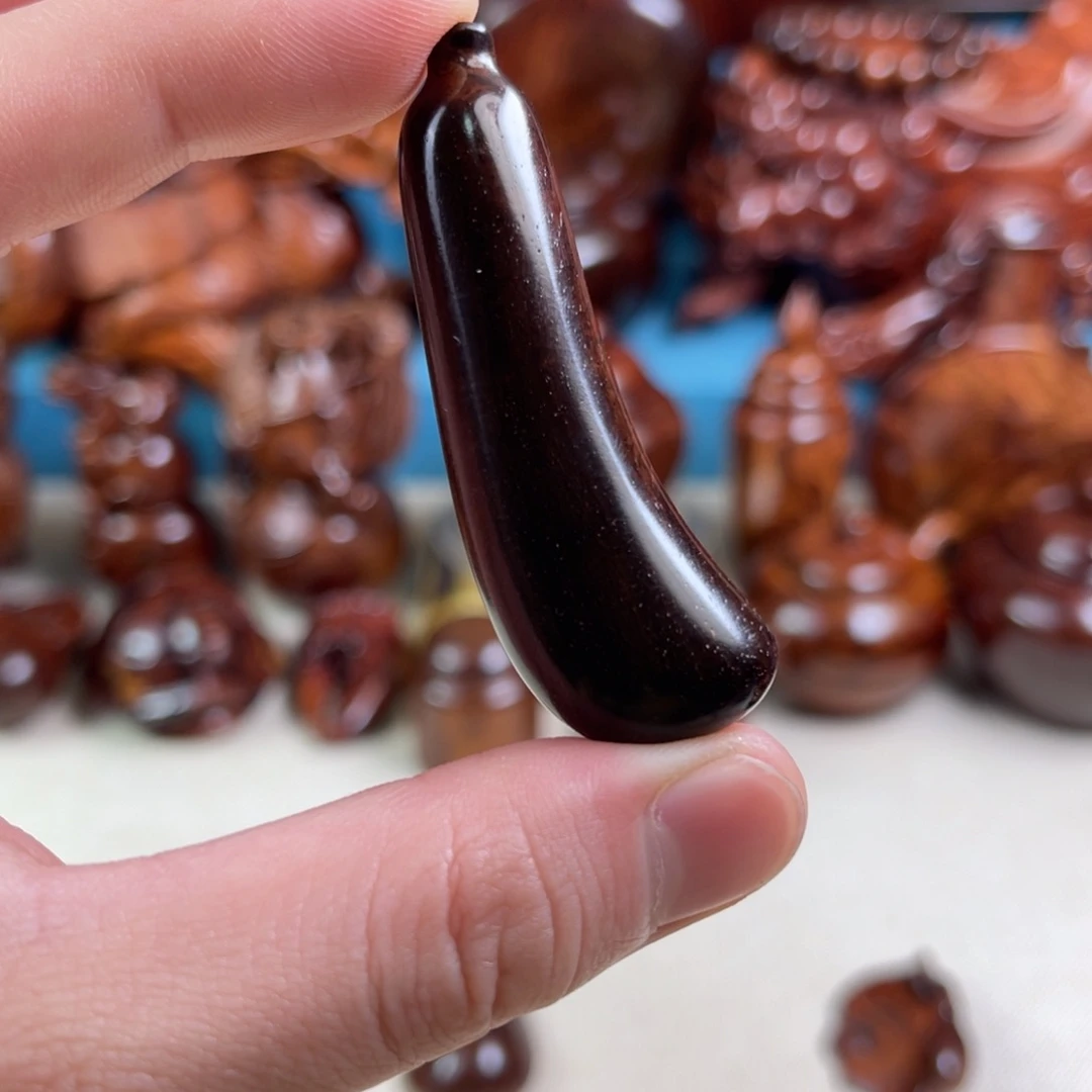 把件黄花梨/降香黄檀茄子