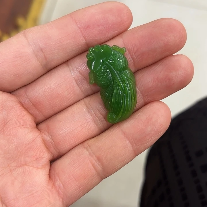吊坠(不含链)未镶嵌和田玉（碧玉）领*：