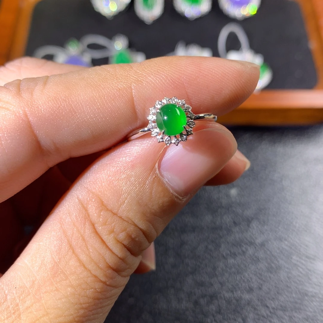 翡翠18K金镶嵌戒指翡翠