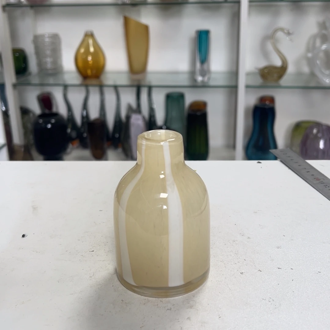 幻彩琉璃花瓶花器高度10微瑕