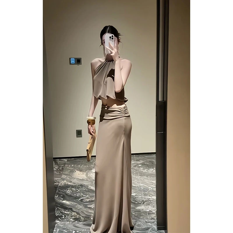 2025夏季新款ins气质御姐短款挂脖上衣配高腰褶皱显瘦半身裙长裙