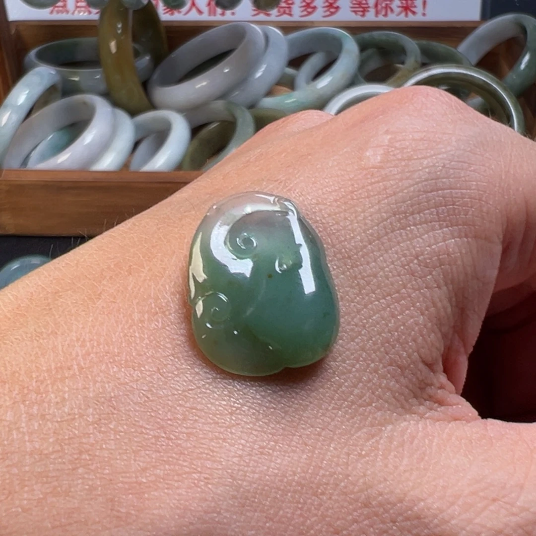 颈饰未镶嵌翡翠小如意