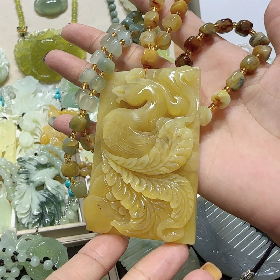 未镶嵌蛇纹石玉吊坠