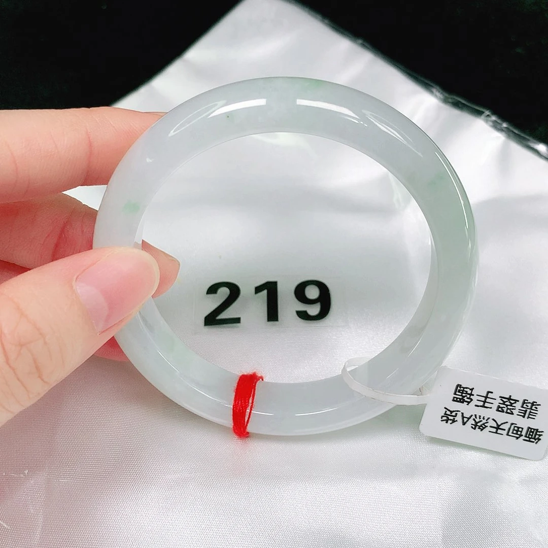 翡翠手镯（圆镯）未镶嵌