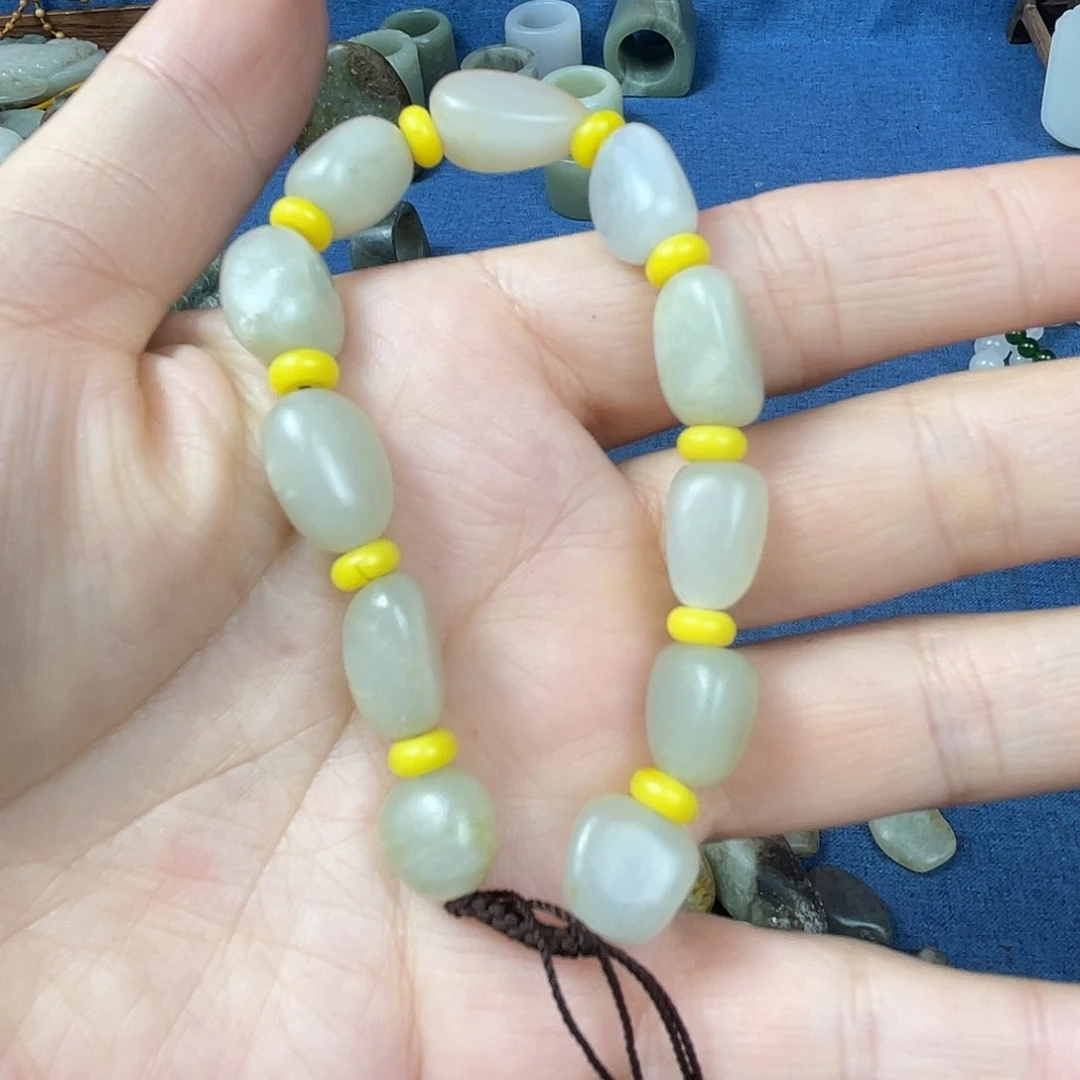 和田玉（糖玉）珠宝奇石未镶嵌乐*哥