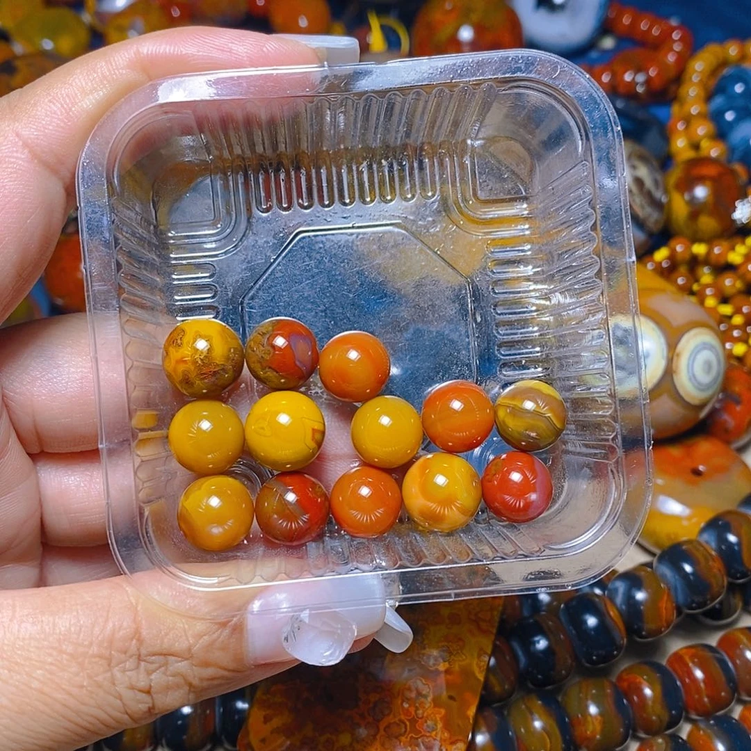 未镶嵌颈饰玛瑙/玉髓爱****?