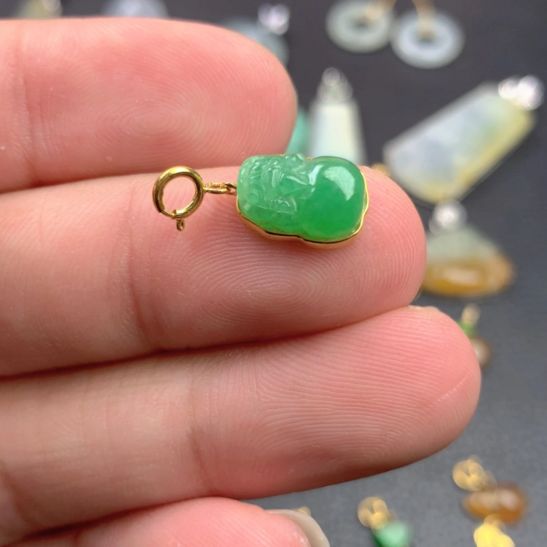 【闪购商品】颈饰18K金镶嵌翡翠翡翠