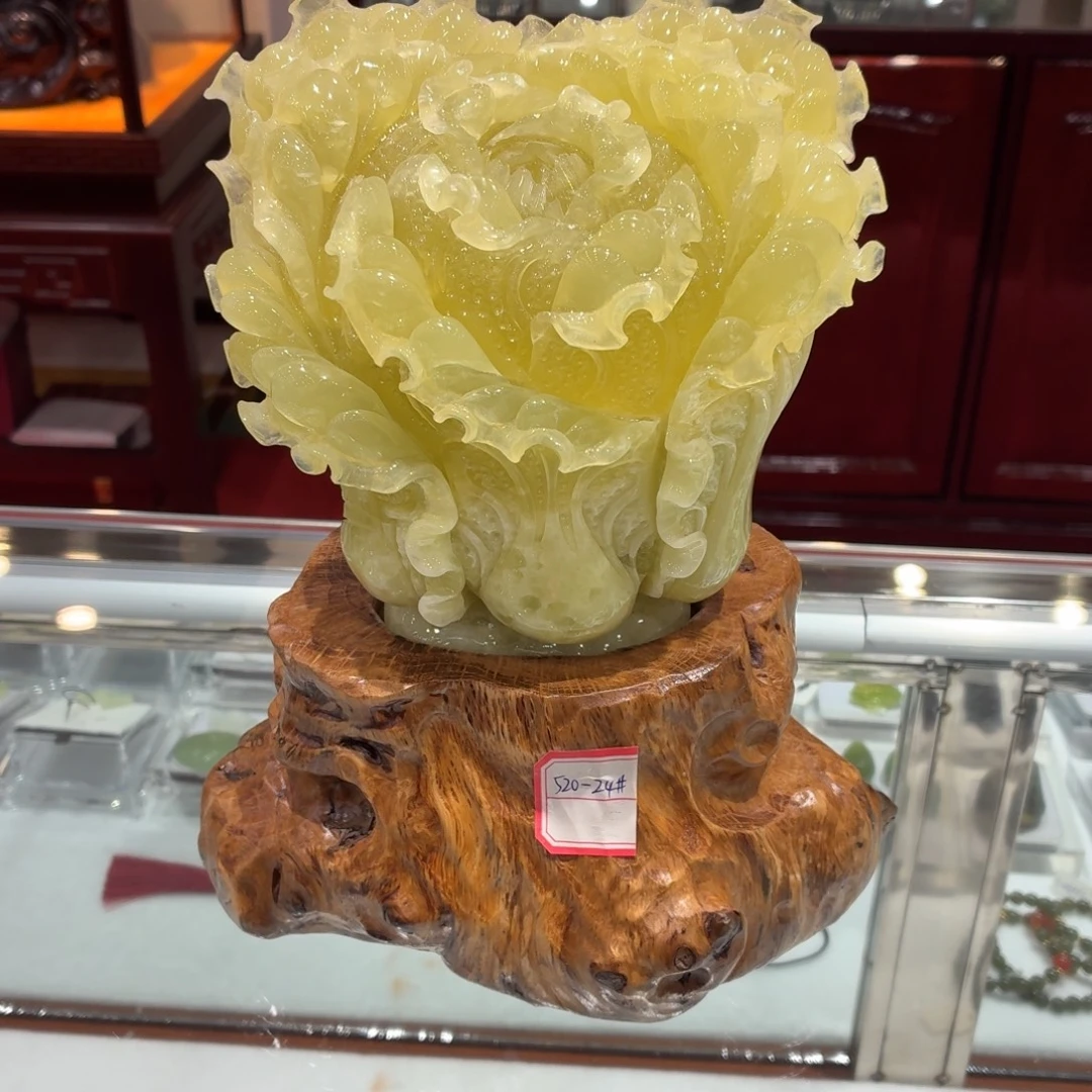 蛇纹石玉（覆膜）未镶嵌珠宝奇石