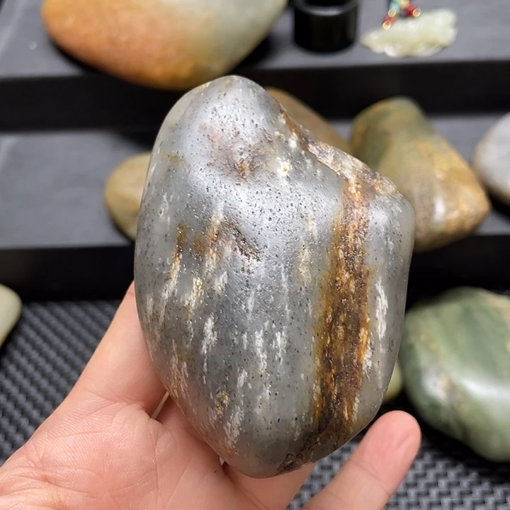 和田玉未镶嵌车挂