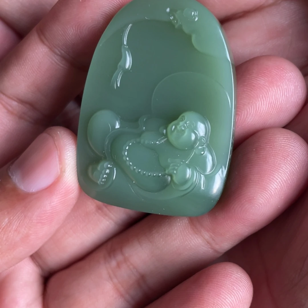 威***逊和田玉未镶嵌颈饰